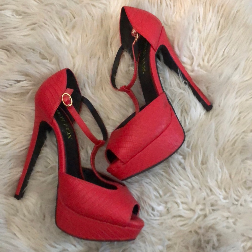 Red heel - Picture 2 of 2